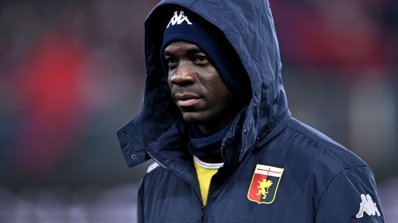 Mario Balotelli, victima rasismului în Arabia Saudită: Reacție vehementă pe rețelele sociale Mario Balotelli, atacantul italian cu o carieră marcată de controverse și performanțe notabile, a trăit un moment de angoasă în timpul meciului său cu Al-Ittifaq, echipă de fotbal din Arabia Saudită