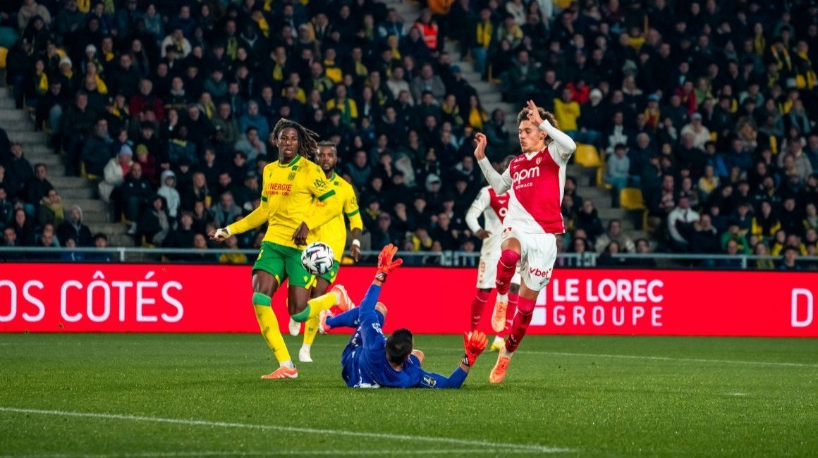 Ligue 1: FC Nantes în criză înainte de duelul cu AS Monaco FC Nantes se află într-o situație dificilă pe finalul acestei luni, ocupând cea de-a 17-a poziție în clasament și având în spate patru înfrângeri consecutive