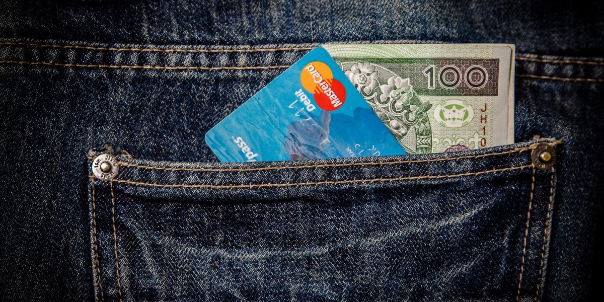 money-256281_1920.jpg - ReporterUrban