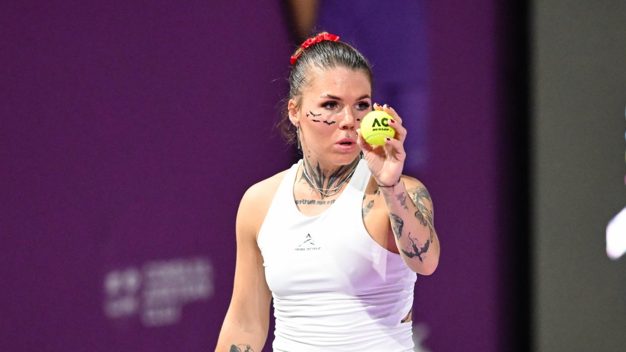 Oleksandra Oliynykova strălucește la Transylvania Open și se califică în sferturi Într-o competiție plină de entuziasm și momente electrizante, jucătoarea ucraineană Oleksandra Oliynykova, în vârstă de 25 de ani, s-a calificat în sferturile de finală ale turneului WTA Transylvania Open, desfășurat la Cluj-Napoca