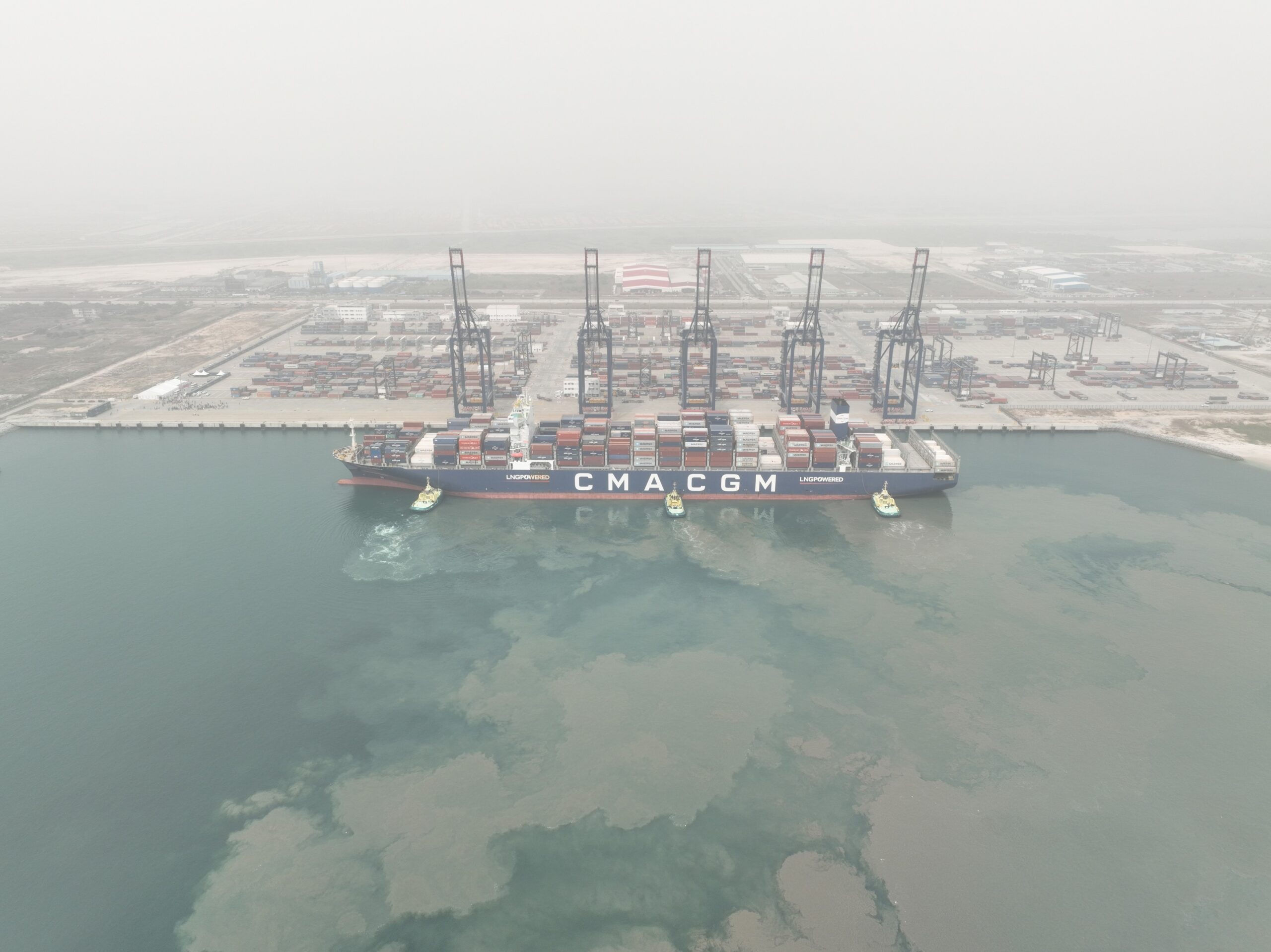 China își intensifică prezența militară și economică pe continentul african, transformând porturile strategice de pe coastă într-un veritabil avanpost al influenței sale globale