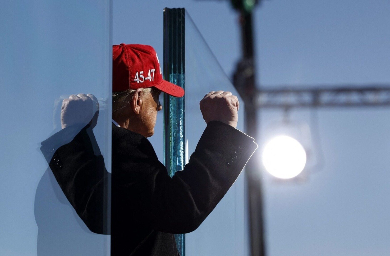 Trump propune mutarea alegerilor din state la federal, contrar Constituției, pentru a evita pierderea majorității în noiembrie