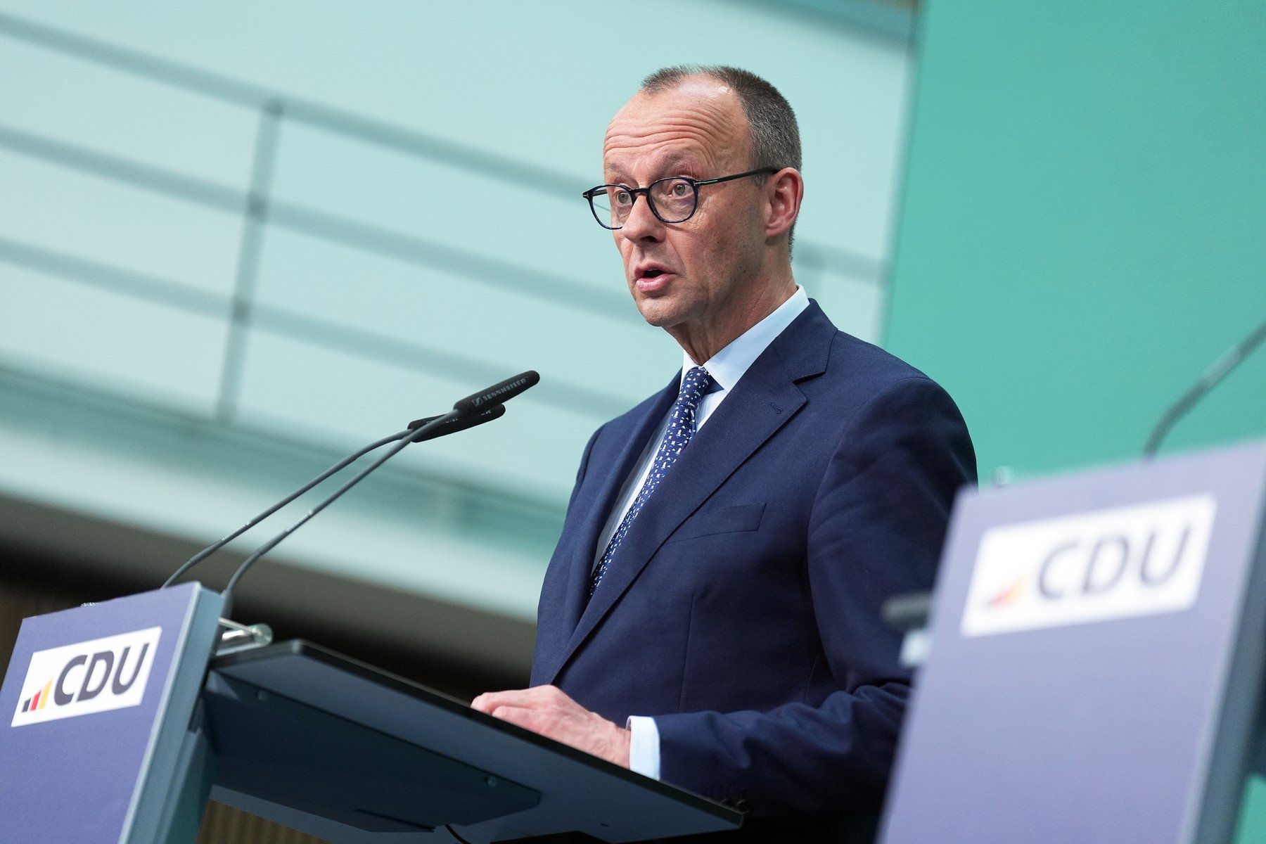 Friedrich Merz, cancelar al Germaniei, respinge vehement noile propuneri fiscale ale Partidului Social-Democrat (SPD), reafirmând poziția sa de opoziție față de creșterea impozitelor pe veniturile mari
