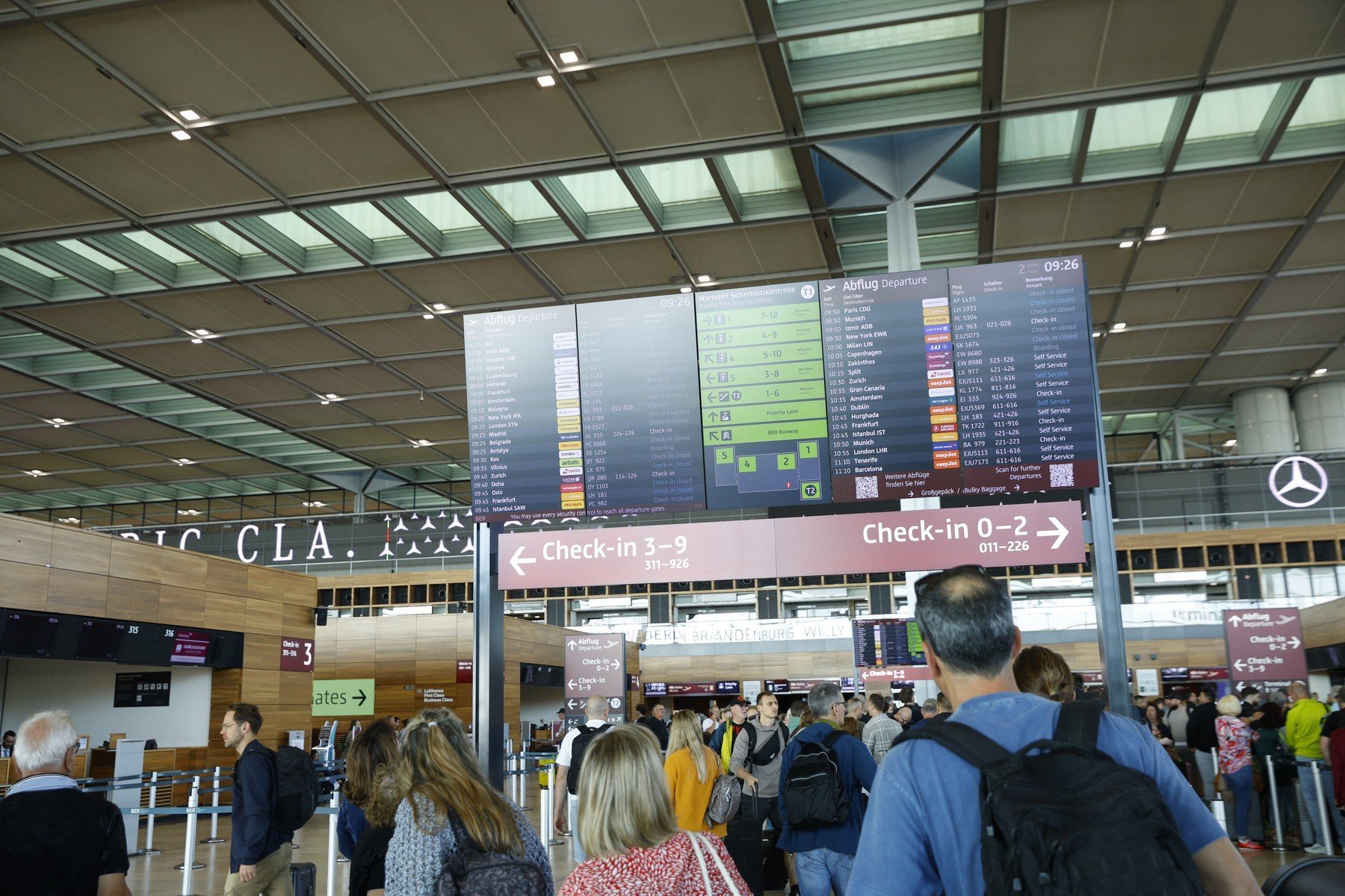 Furtuna puternică a provocat perturbări majore pe Aeroportul Berlin-Brandenburg, determinând anularea tuturor curselor aeriene planificate pentru această sâmbătă, informează Ministerul Afacerilor Externe (MAE) într-un comunicat oficial