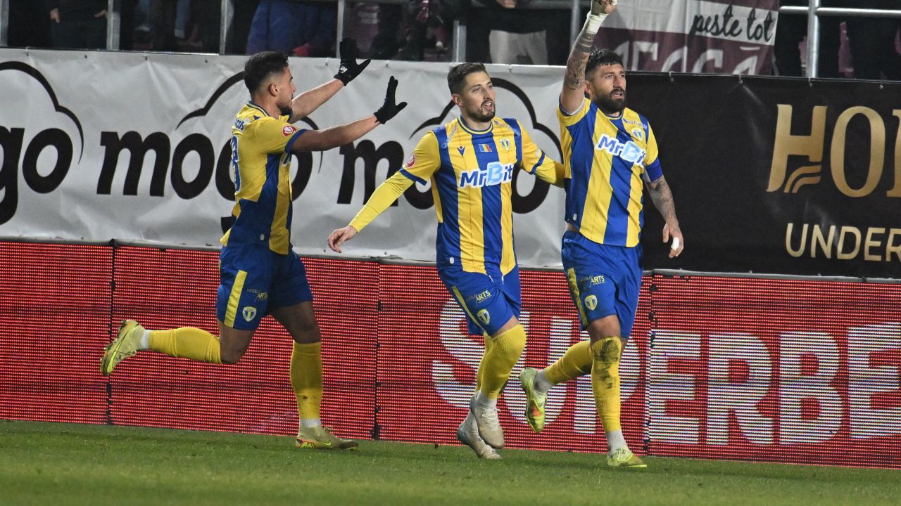 Derby-ul din Giulești se încheie cu un egal între Rapid și Petrolul Ploiești Partida mult așteptată dintre Rapid București și Petrolul Ploiești s-a soldat cu o remiză de 1-1, pe Stadionul Giulești, intensificat de atmosfera vibrantă a suporterilor