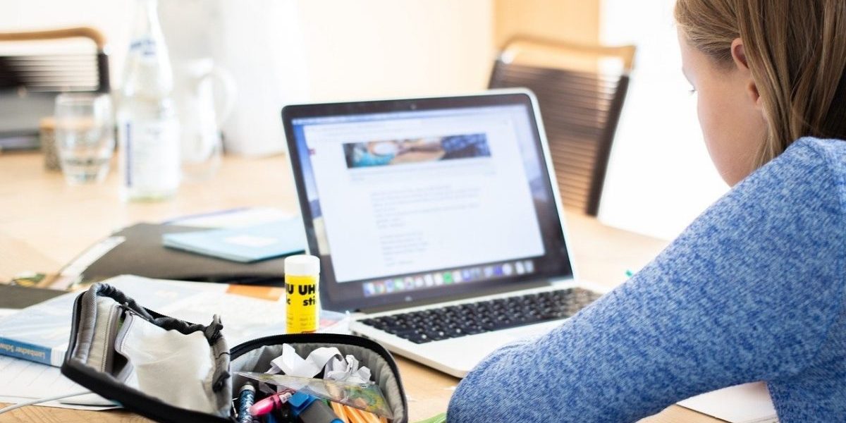 scoala-online-e1617274938496.jpg - ReporterUrban