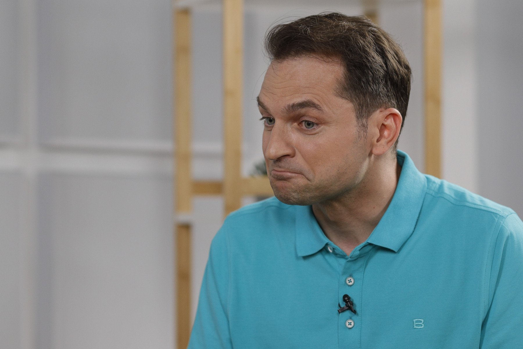 Controverse privind declarațiile unui consilier al Guvernului: Sindicatul angajaților publici reclamă afirmațiile lui Sebastian Burduja la CNSD Tensiuni și reacții aprinse în spațiul public după ce Sebastian Burduja, consilier onorific al premierului și fost ministru al Digitalizării, a făcut o declarație controversată despre angajații din domeniul public