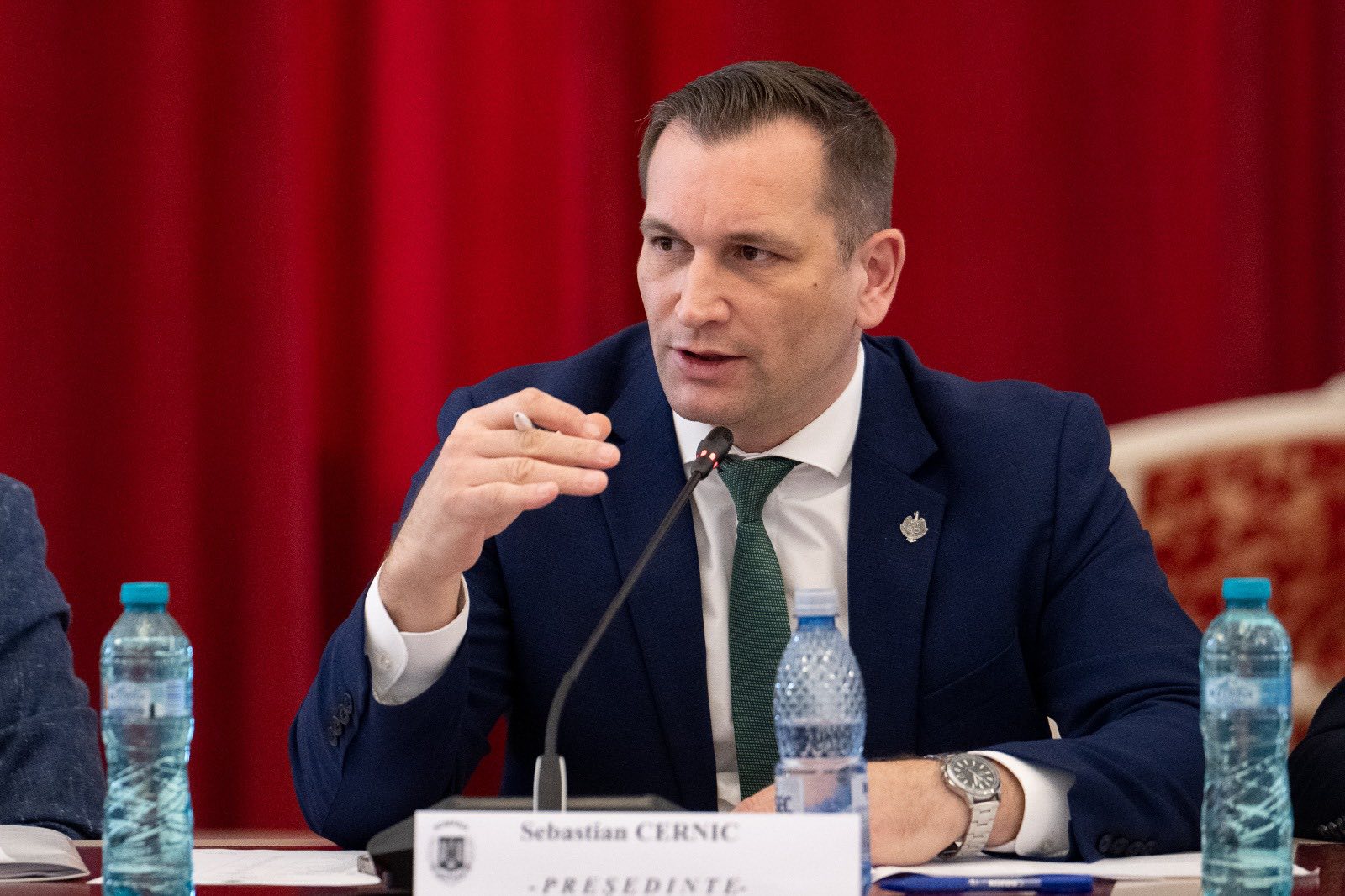 Senatul românesc analizează o reformă necesară în modul de distribuire a fondurilor europene pentru agricultură, într-un context în care fermerii și autoritățile din domeniu devin tot mai nemulțumiți de felul în care aceste resurse ajung în mâinile beneficiarilor