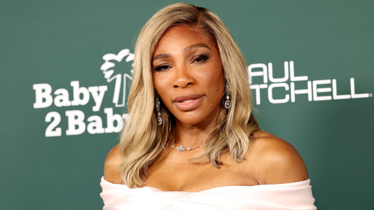 Serena Williams: O transformare surprinzătoare după retragerea din competiții Serena Williams, legendara jucătoare de tenis din SUA, a reușit o transformare remarcabilă a siluetei sale, iar aceasta vine ca o ironie a sorții: a slăbit considerabil după ce s-a retras din lumea sportului de înaltă performanță