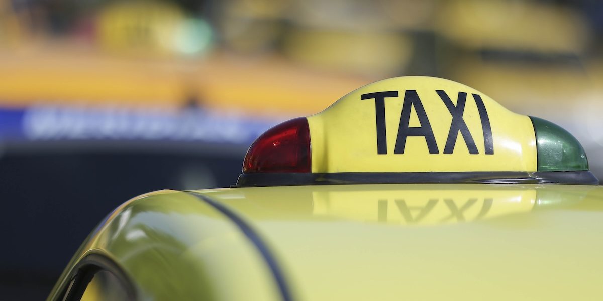 taxi-Bucuresti.jpeg - ReporterUrban