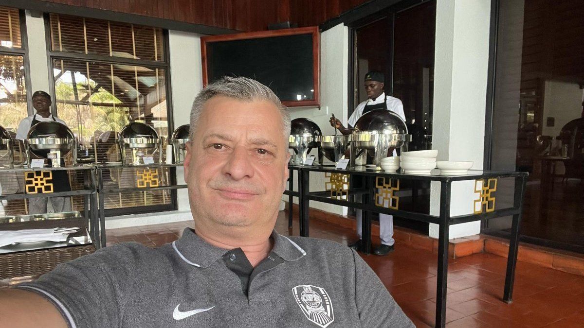 CFR Cluj câștigă derby-ul orașului cu „U” Cluj, într-un meci electrizant Într-o atmosferă plină de tensiune și emoție, CFR Cluj a reușit să se impună cu 3-2 în derby-ul orașului cu Universitatea Cluj, consolidându-și astfel poziția în fruntea clasamentului Ligii 1