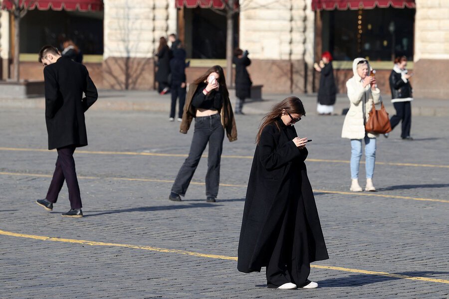 Moscova resimte din plin efectele unui nou val de restricții digitale, pe fondul tensiunilor tot mai acutizate între Rusia și Occident, dar și pe fondul războiului din Ucraina