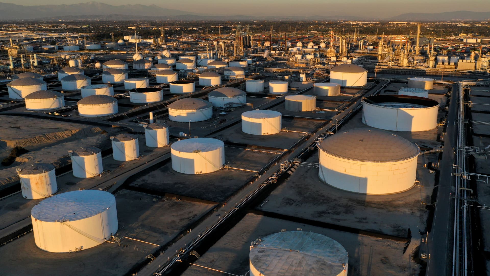 Prețurile petrolului au atins noi maxime, urmând declarațiile dure ale Președintelui Donald Trump privind Iranul și atacurile tot mai frecvente între Iran, Yemen și Israel
