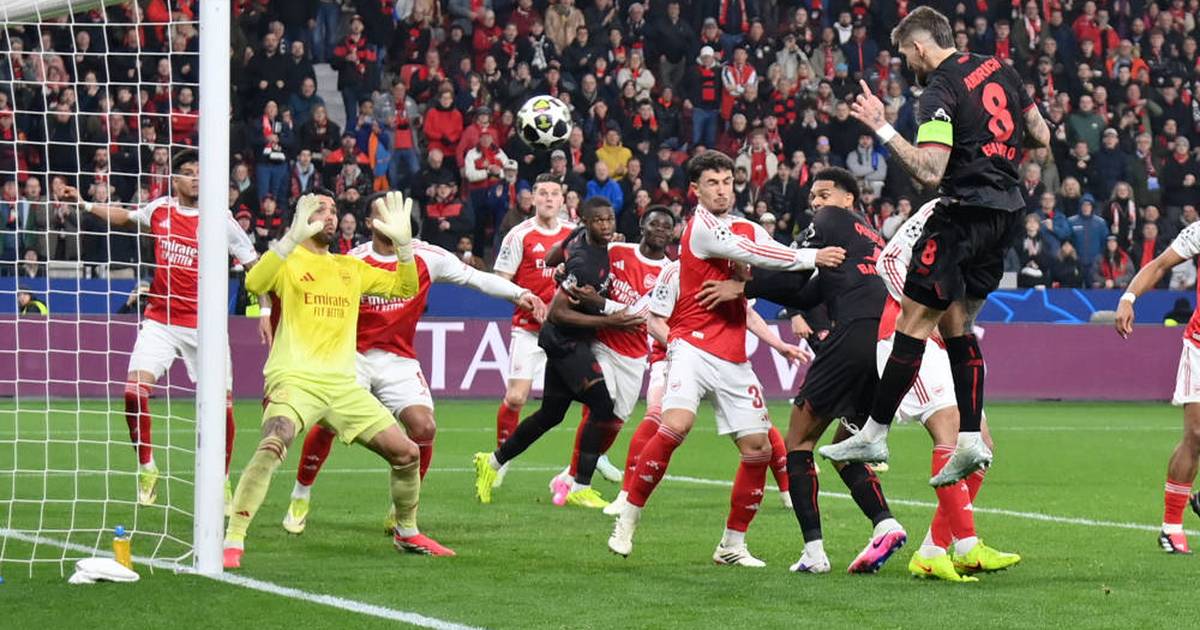 Arsenal bate Arsenal cu armele proprii