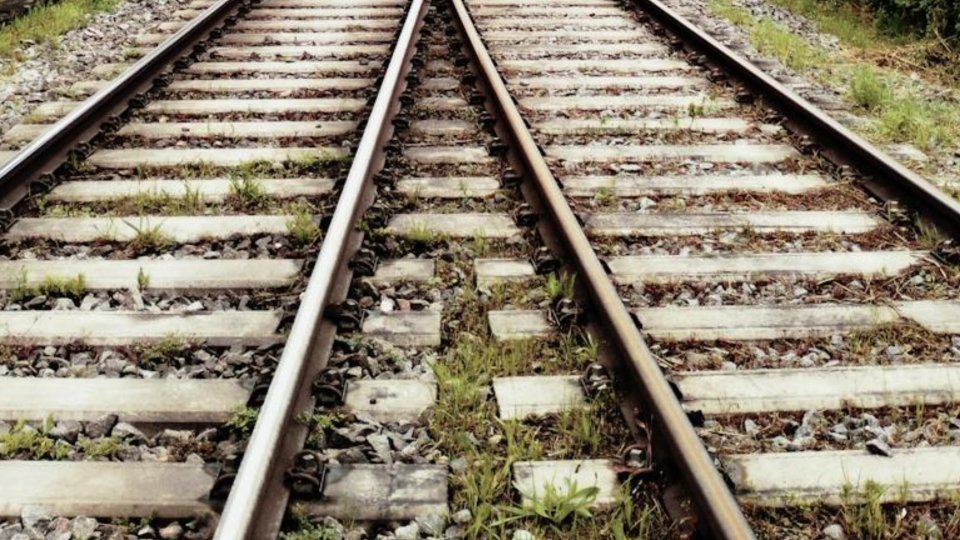 Femeie din Bistrița, lovită mortal de tren în centru