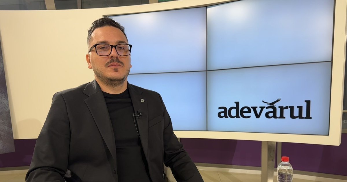Alexandru Zidaru, cunoscut sub pseudonimul Makaveli, a lansat acuzații grave la adresa patronului Realitatea Plus, Maricel Păcuraru, și a senatorului Ninel Peia, susținând că retragerea sa din cursa pentru Primăria Capitalei a fost rezultatul unei înțelegeri financiare în care ar fi fost implicați suma de 200.000 de euro