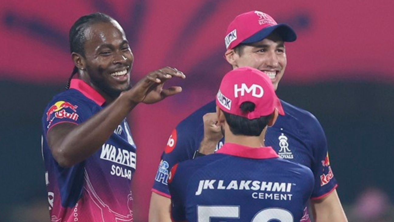 Chennai Super Kings au suferit o înfrângere usturătoare în prima rundă a sezonului IPL 2026, fiind învinsă categoric de Rajasthan Royals pe stadionul din Guwahati, cu scorul de 127 de puncte, după un joc dominat de tactici precise și vânători de excepție din partea oaspeților