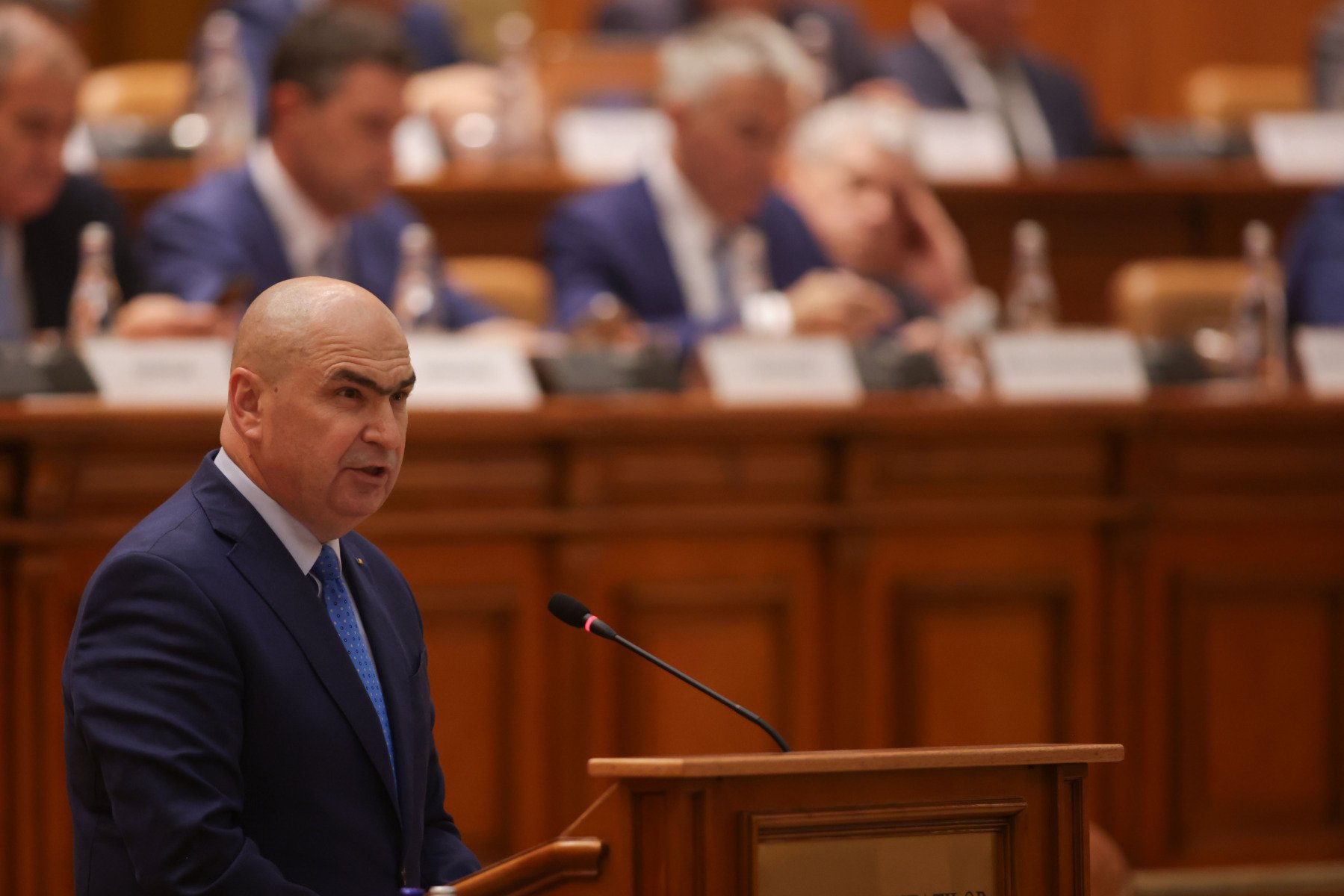 România sprijină dislocarea de forţe americane: un pas strategic în consolidarea securităţii regionale Premierul Ilie Bolojan a declarat, miercuri, în plenul Camerei Deputaților, că proposta de dislocare de capabilități militare americane pe teritoriul național reprezintă un pas important pentru consolidarea securității României și a întregii regiuni