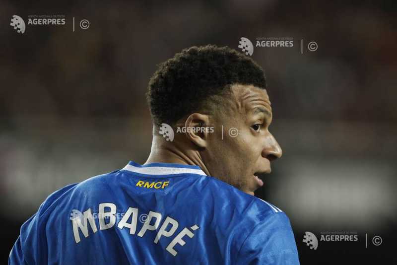 Real Madrid își reafirmă încrederea în Kylian Mbappe, considerându-l cel mai bun jucător din lume Antrenorul echipei madrilene, Alvaro Arbeloa, a lansat cu entuziasm și încredere declarații care pun în lumină statutul lui Kylian Mbappe, considerat de el cel mai bun jucător din lume