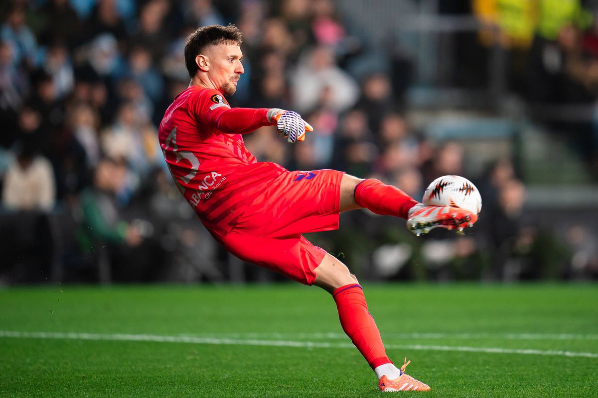 Celta Vigo, cu portarul român Ionuț Radu între buturi, a început oficial aventura în optimile Europa League, dar startul nu a fost cel dorit pentru iberici