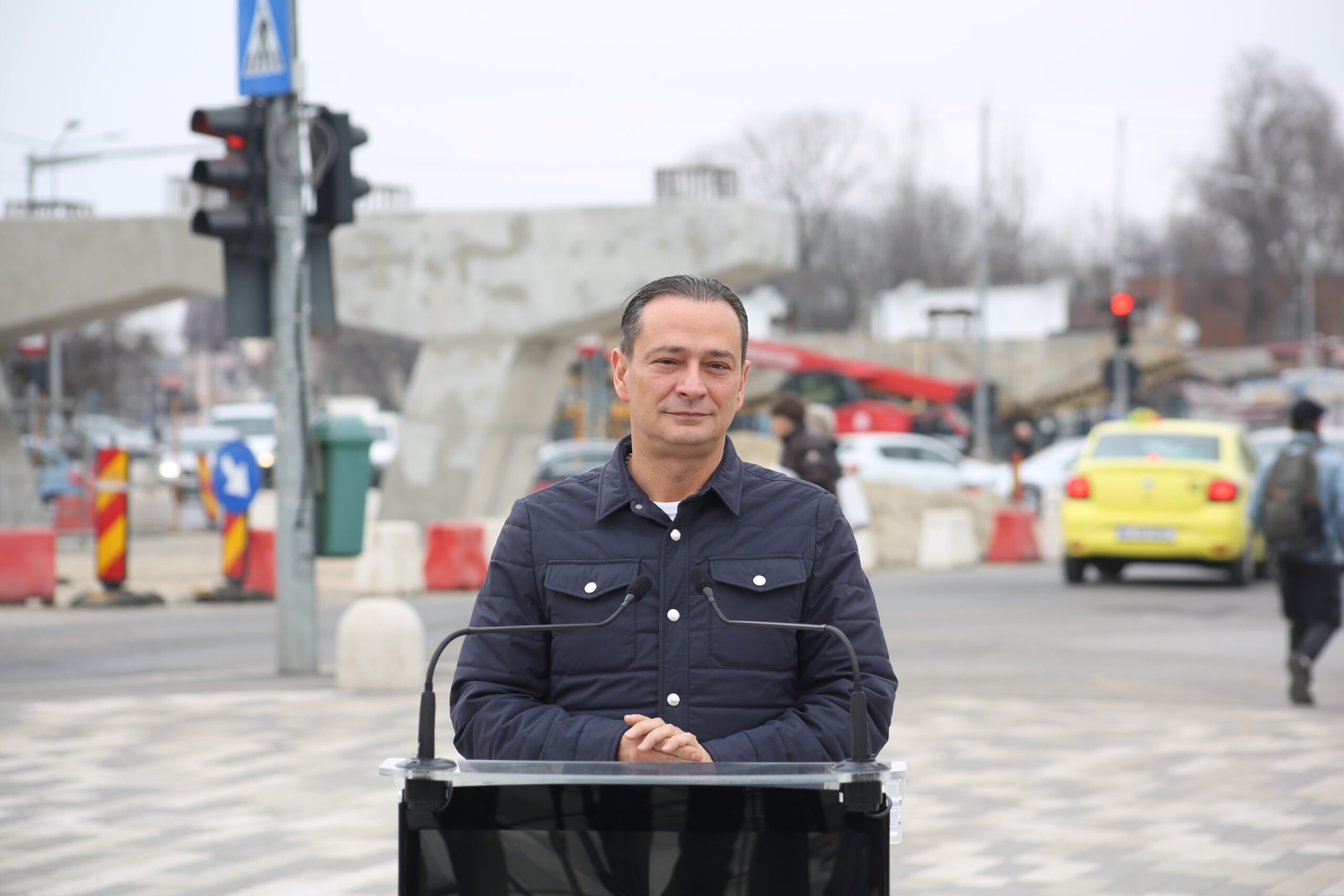 Montarea tablierului metalic al pasajului de la Apărătorii Patriei a intrat în cea mai dinamică etapă