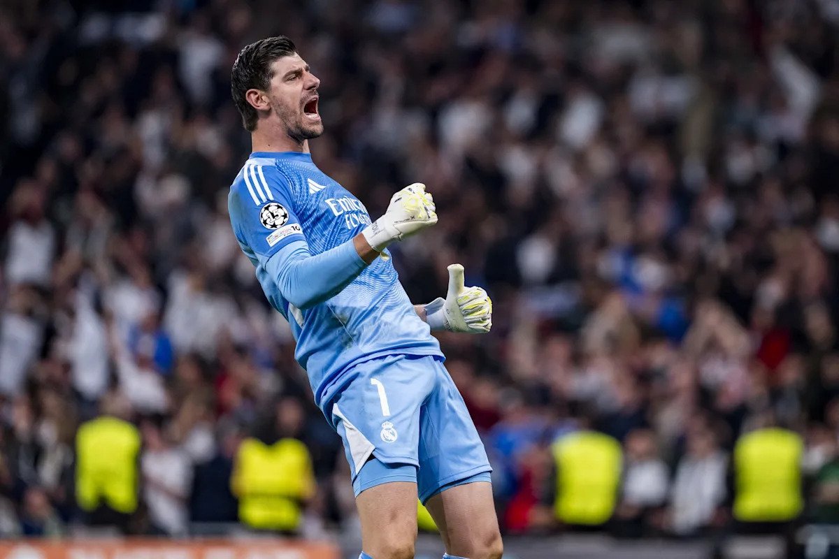Real Madrid a obținut o victorie importantă pe teren propriu, scor 3-0, în primul meci din șaisprezecimile UEFA Champions League, în fața rivalei Manchester City
