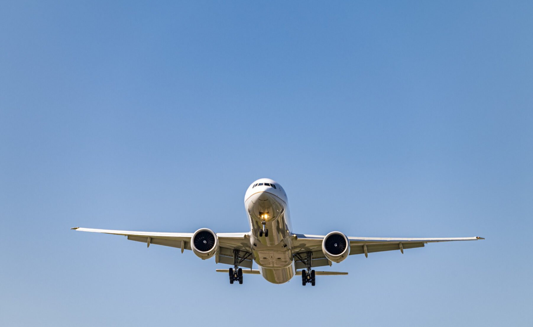 MAE: 172 de români repoatriați din Israel, via Egipt