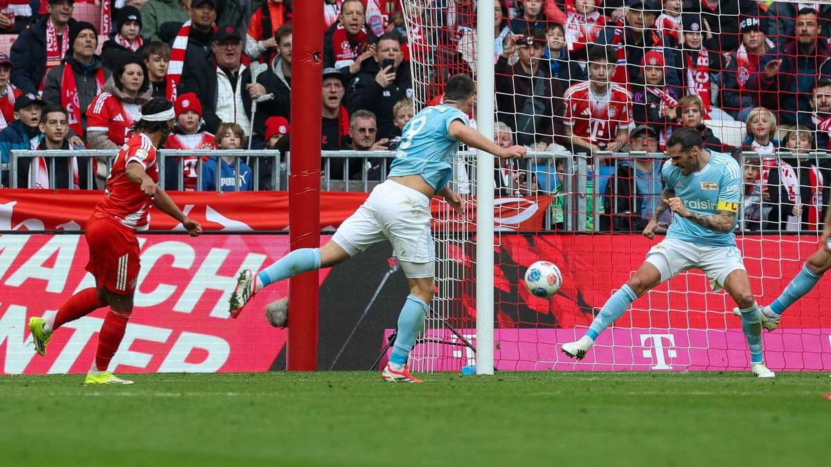 Bayern revine categoric și învinge Berlin după pauză