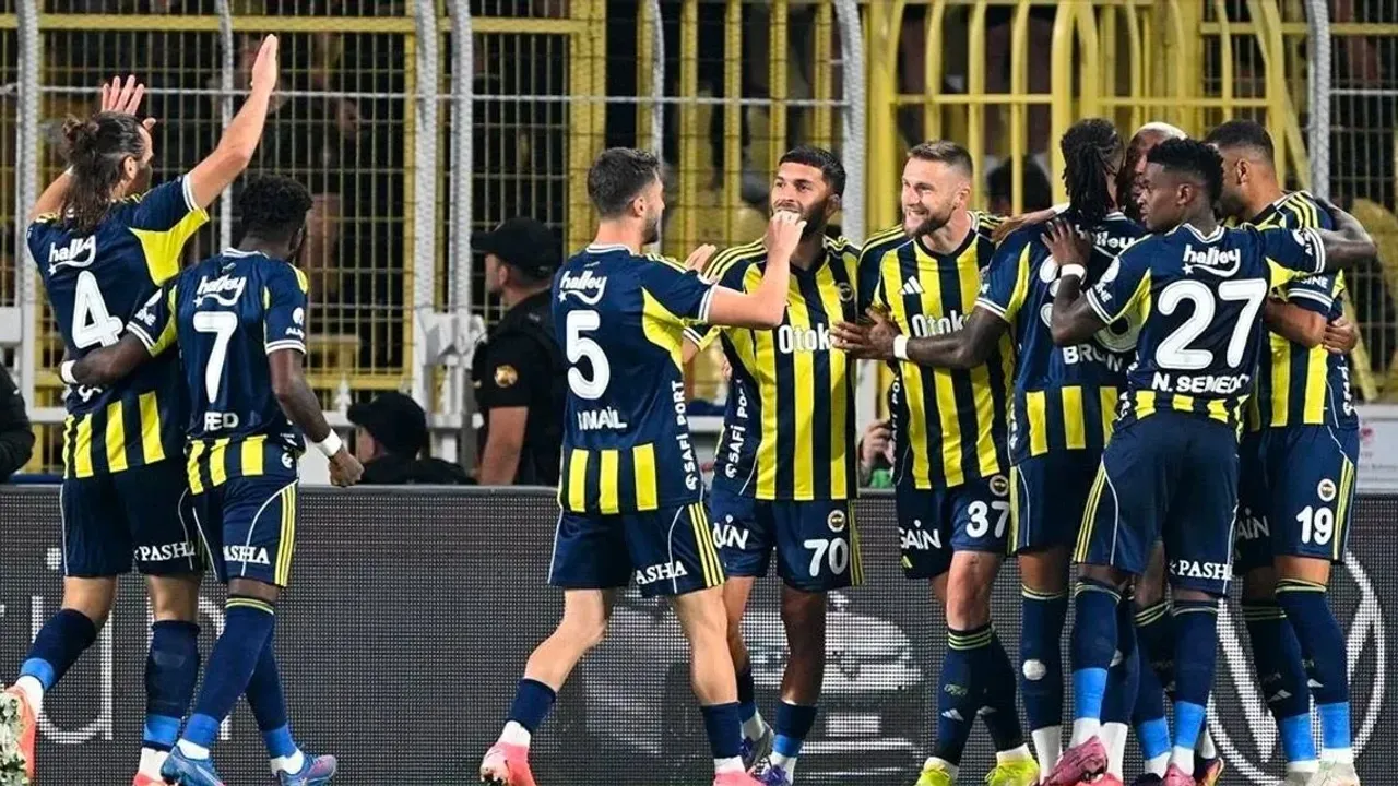 Fenerbahçe versus Samsunspor: duel crucial în etapa a 25-a a Süper Lig Etapa a 25-a a Süper Lig promite un meci incendiar pe stadionul Chobani, unde Fenerbahçe și Samsunspor se vor înfrunta în această seară, de la ora 20:00