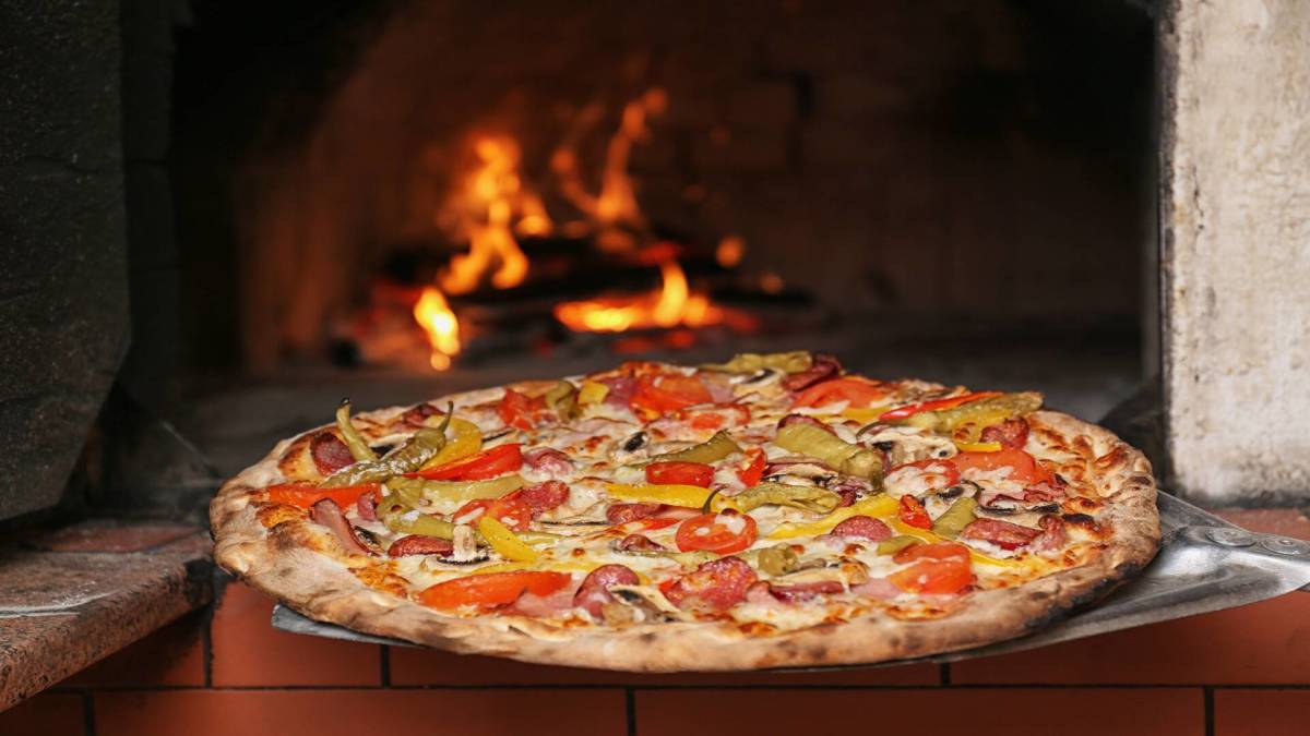 Un lanț de pizza franchizat cere protecție prin falimentul Chapter 11
