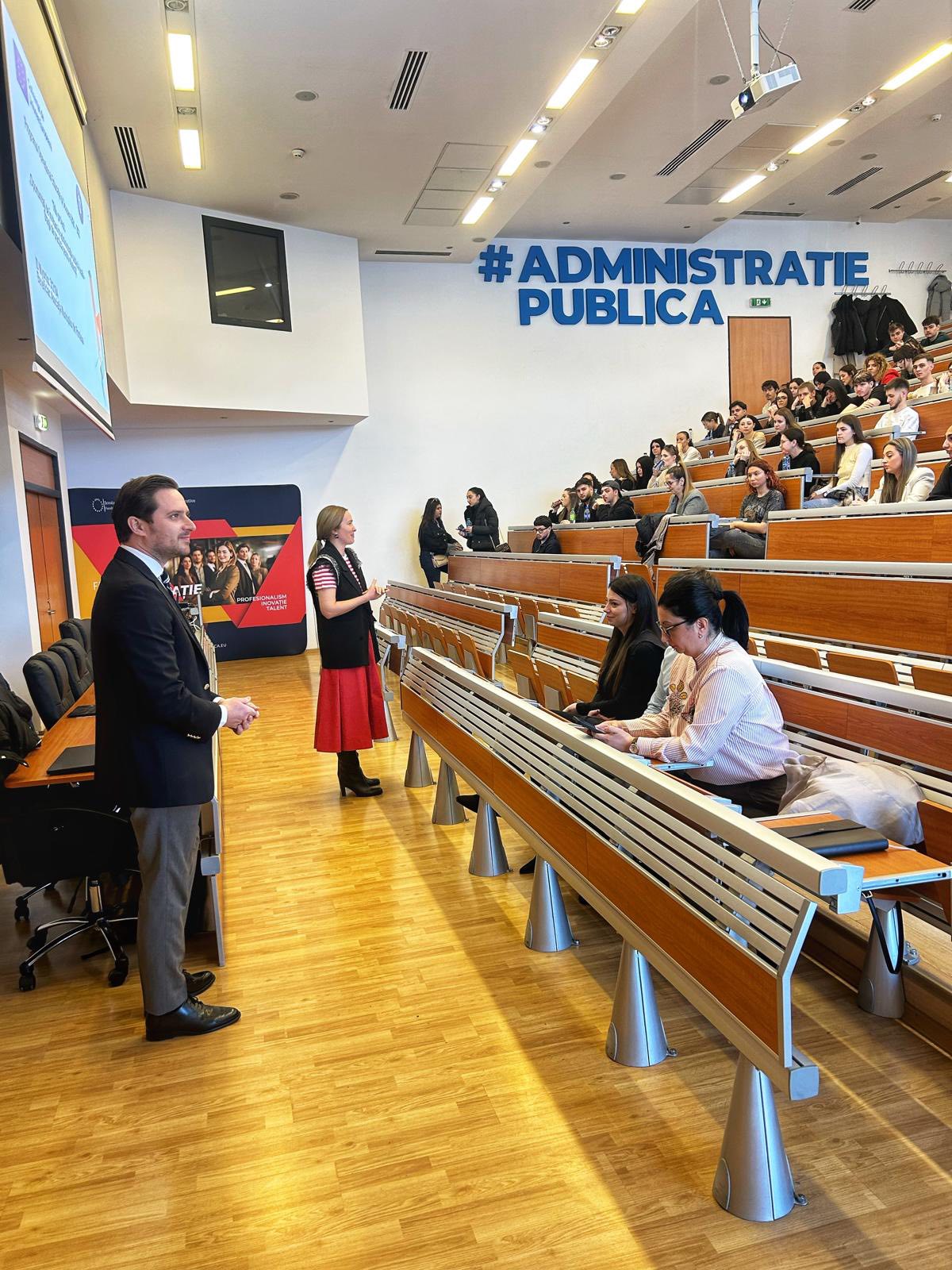 Astăzi, în cadrul unei întâlniri organizate de Asociația Municipiilor din România, primarul general al Capitalei, Nicușor Dan, a discutat cu studenți de la SNSPA despre rolul tinerilor în modernizarea administrației publice și despre provocările viitoare ale României