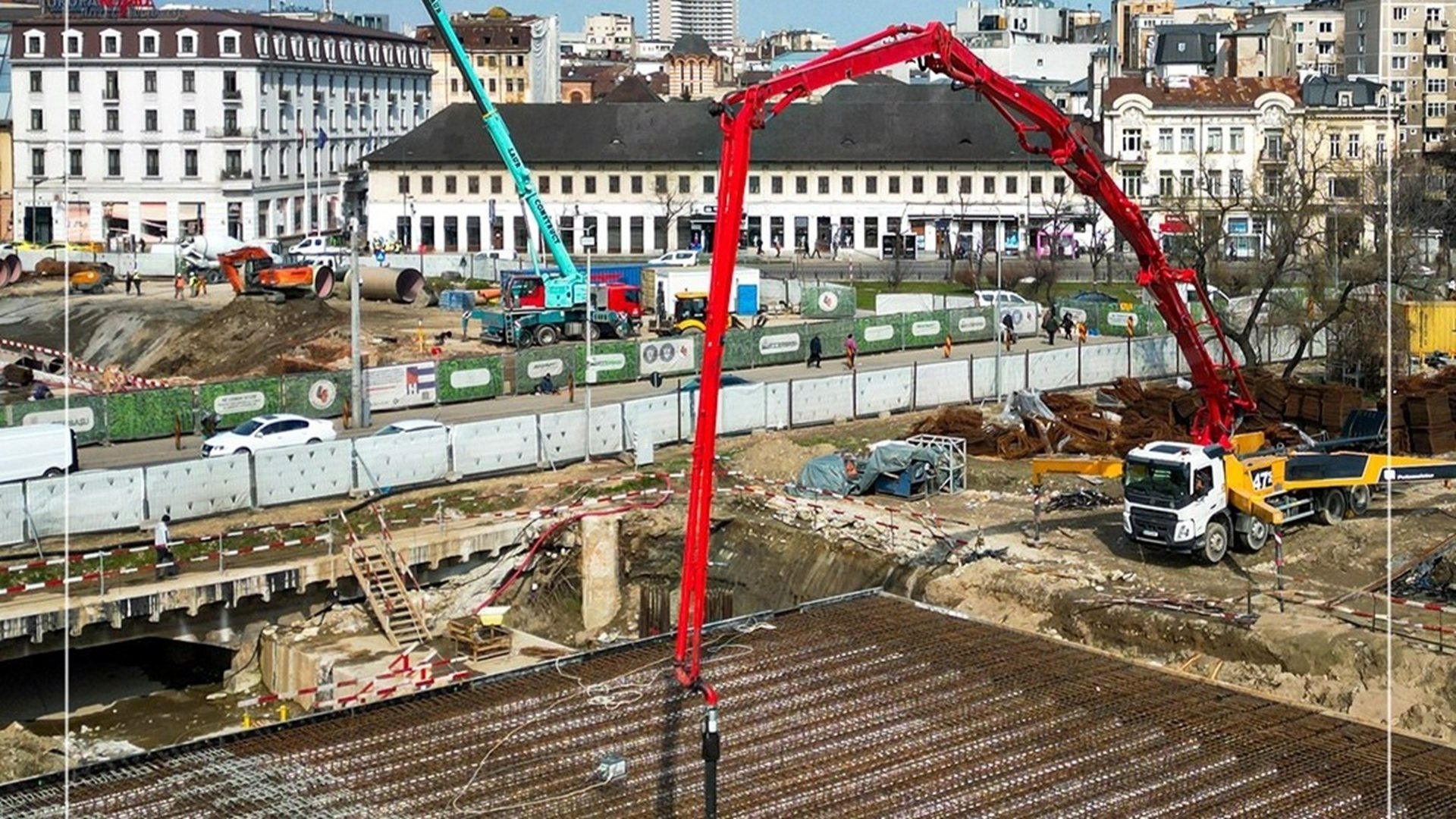 Lucrările de la Piața Unirii avansează, dar tensiunea privind mărturiile arheologice rămâne o enigmă pentru locuitorii Capitalei