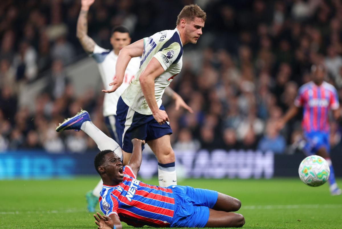 Tottenham și Crystal Palace s-au întâlnit astăzi, la Londra, într-un meci din cadrul rundei cu numărul 29 din Premier League, în condiții extrem de tensionate