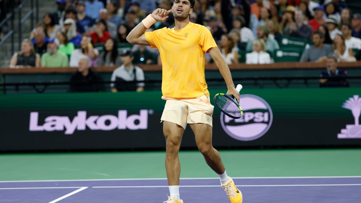 Carlos Alcaraz, la doar 22 de ani, a reușit să își scrie numele înistațiile mari ale tenisului mondial, după o performanță remarcabilă la Indian Wells, unde a obținut cea de-a șaptea victorie în turnee de Mare Șlem, consolidându-și poziția de lider mondial și încheind cu succes un început de sezon excepțional