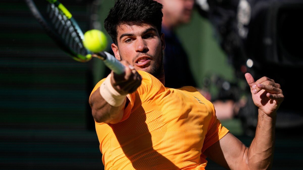 Carlos Alcaraz a suferit primele înfrângeri în sezonul 2023 la Indian Wells, în semifinale, unde a fost învins de rusul Daniil Medvedev cu scorul de 6-3, 7-6(3)