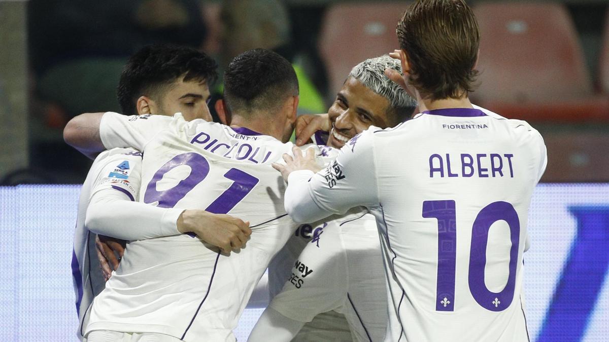 Fiorentina obține o victorie importantă în lupta pentru salvare, în timp ce Cremonese intră în criza decizivă Fiorentina a reușit să obțină o victorie muncită, 4-1 împotriva Cremonese, într-un meci crucial pentru salvarea celor două echipe în Premieră pe final de campionat