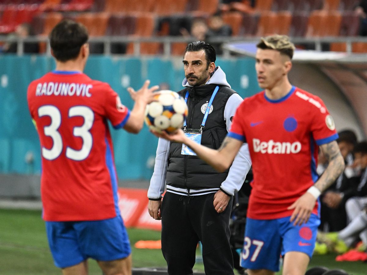 Criza din vestiarul FCSB se adâncește: antrenorul Elias Charalambous pleacă, atmosfera devine iremediabil compromisă Vestiarul echipei FCSB este scena unui adevărat haos de mai bine de câteva luni, iar decizia antrenorului Elias Charalambous de a-și da demisia, după partida de duminică contra U Cluj, a fost doar ultima cotitură într-un proces de degradare internă aproape ireversibilă