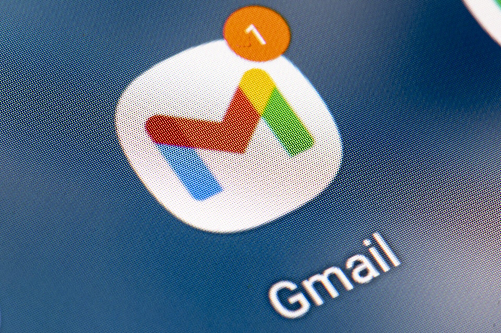 Gmail simplifică modul în care utilizatorii se pot dezabona de la newslettere și ofertele comerciale, lansând o nouă funcție care centralizează gestionarea abonamentelor într-un singur loc, direct în aplicație