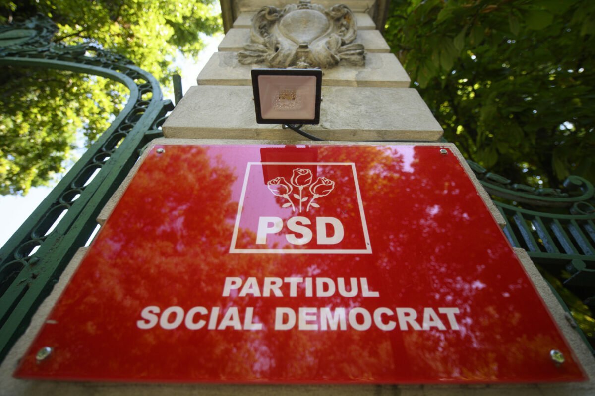 PSD avertizează că guvernul Bolojan îngroapă șansele adoptării bugetului Liderii Partidului Social Democrat au reacționat dur după ultimele inițiative ale prim-ministrului Ilie Bolojan în cadrul negocierilor pentru elaborarea bugetului de stat