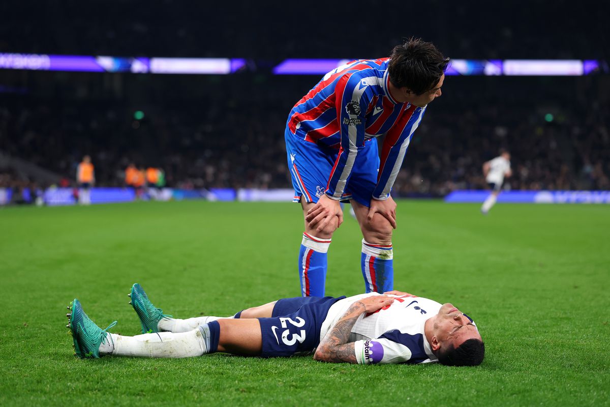 Tottenham a suferit o înfrângere dureroasă acasă, scor 1-3 cu Crystal Palace, în runda cu numărul 29 din Premier League, și se află în pericol serios de retrogradare
