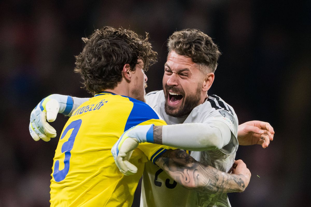 Suedia se califică la Campionatul Mondial din Statele Unite ale Americii după o victorie dramatică în ultimele momente ale meciului decisiv contra Poloniei, scor 3-2