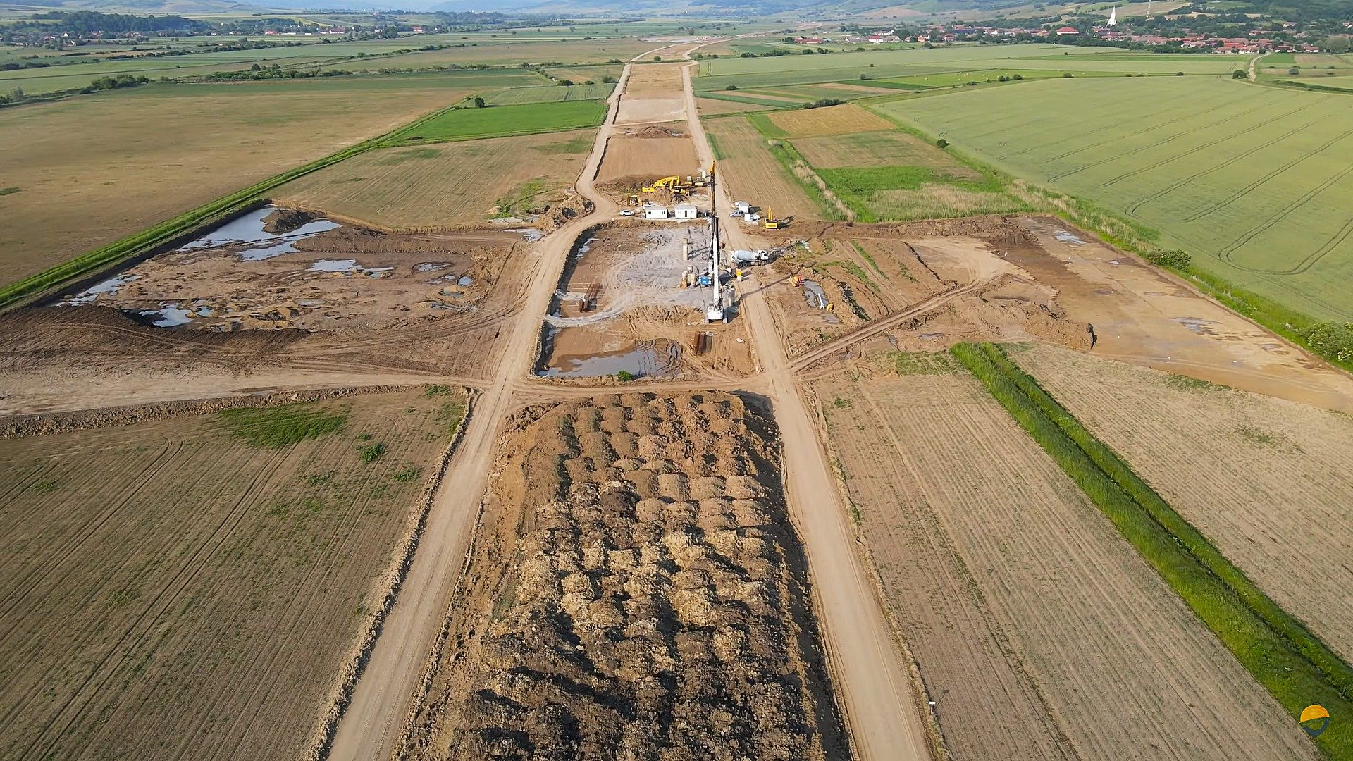 Descoperiri arheologice de excepție pe traseul autostrăzii A8 în Neamț Proiectele majore de infrastructură, precum autostrăzile A7 și A8 în județul Neamț, nu doar că accelerează modernizarea rețelei de transport rutier din regiune, ci aduc în lumină și pagini impresionante din istoria antichităților românești