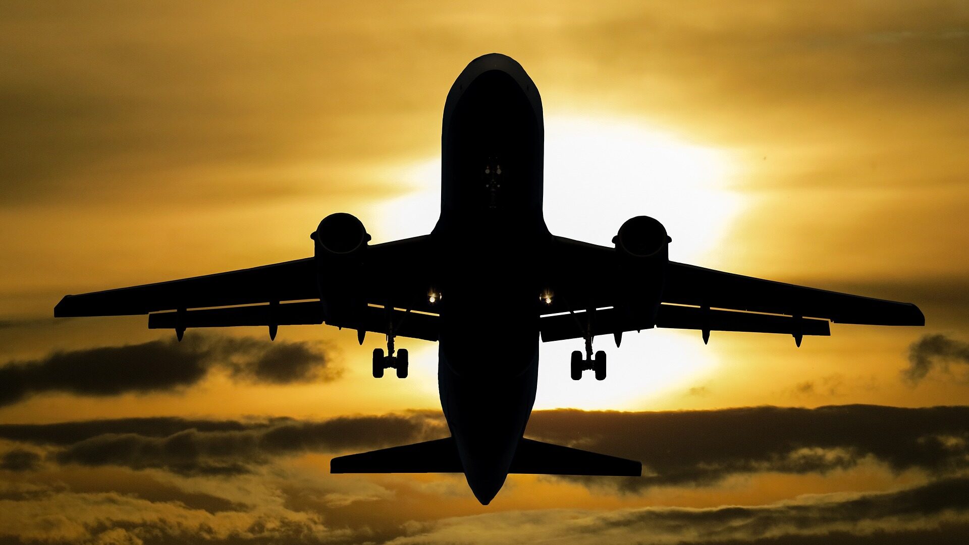 American Airlines introduce reguli stricte privind utilizarea căștilor în timpul zborurilor Un nou regulament obligatoriu privind folosea căștilor în timpul zborurilor a fost lansat recent de una dintre cele mai mari companii aeriene din Statele Unite, marcând o schimbare semnificativă în politica sa de călătorie