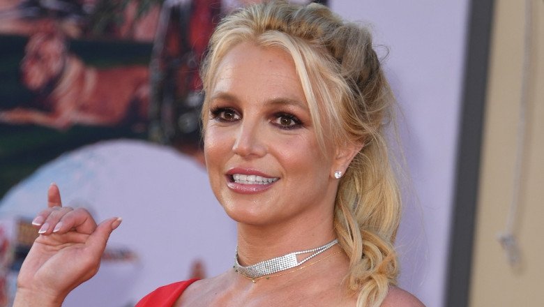 Britney Spears, reținută de autoritățile din California în cursul serii de miercuri, a stârnit rapid suspiciuni și comentarii intense atât în mediul online, cât și în rândul fanilor și specialiștilor din domeniul showbiz-ului