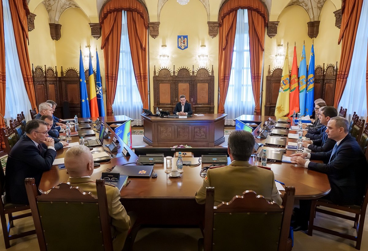 Noul escalon în securitatea națională: consultări ușor de anticipat în contextul mutațiilor geopolitice din Europa Președintele României, Nicușor Dan, a decis să convoace pentru miercuri, 11 martie 2026, o ședință a Consiliului Suprem de Apărare a Țării (CSAT), eveniment cu o importanță deosebită în contextul actual al securității regionale și al tensiunilor internaționale