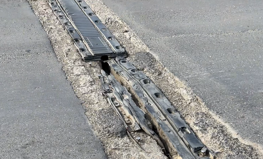 Pasajul Pipera, o arteră de legătură crucială pentru traficul din nordul Capitalei, a devenit un pericol public iminent