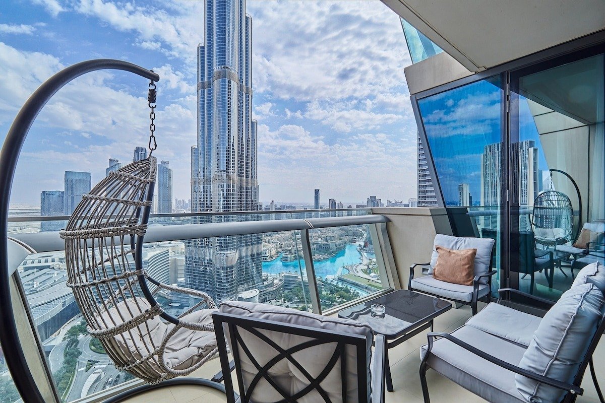 Apartamente în Dubai: la ce preț s-au ajuns și interesul românilor în contextul războiului din Orientul Mijlociu Prețurile apartamentelor din Dubai au atins cote record în ultimele luni, marcat de o combinație de factori economici și geopolitici