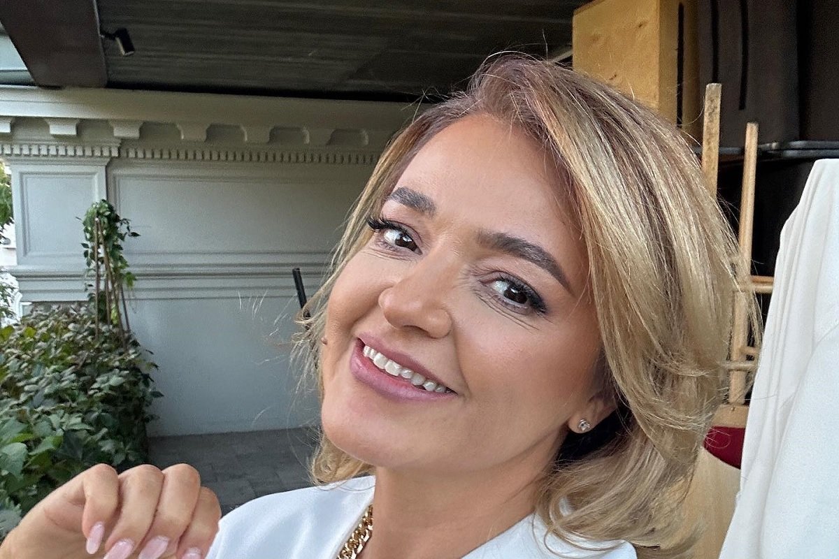 Cristina Bâtlan, cunoscută publicului larg pentru prezența sa în calitate de jurată la emisiunea „Imperiul Leilor”, a ales să își transforme locuința într-un spațiu de liniște, echilibru și estetică minimalista, inspirată din tradițiile japoneze