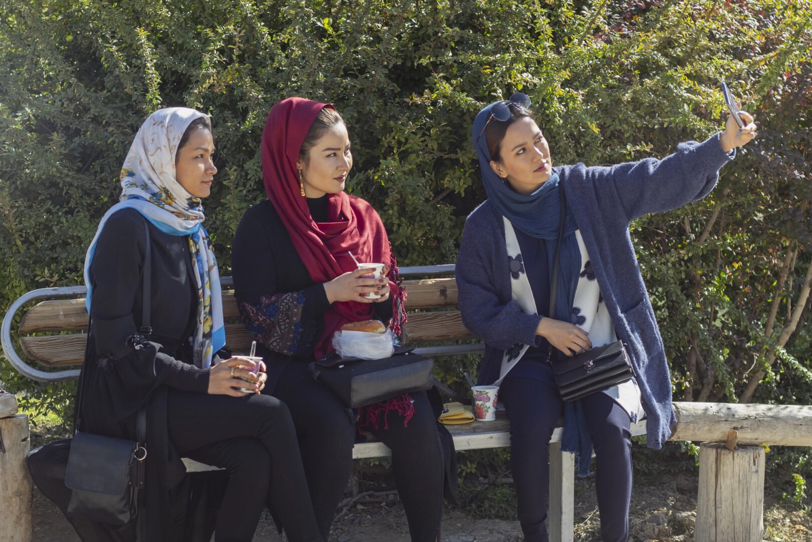 Iranul a reușit să înțeleagă de multă vreme că pentru a depăși blocajele internaționale și cenzura strictă, trebuie să-și adapteze și să-și dezvolte propriul ecosistem digital