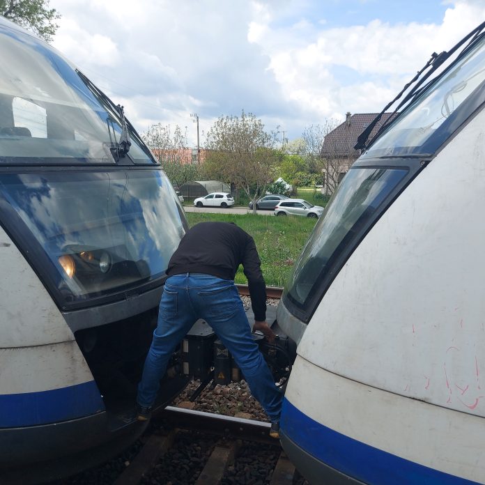 Automotor defect pe ruta Aeroport Otopeni – București: întârzieri și măsuri exceptionale de trafic feroviar Dimineața de sâmbătă a adus, din nou, probleme pentru pasagerii care se deplasau cu trenul pe ruta Aeroport Otopeni – București